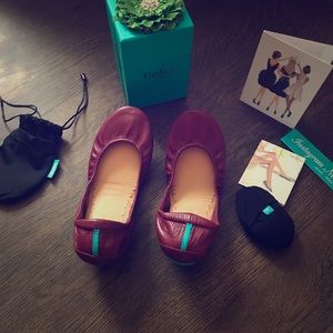 Tieks Burgundy size 7 NIB